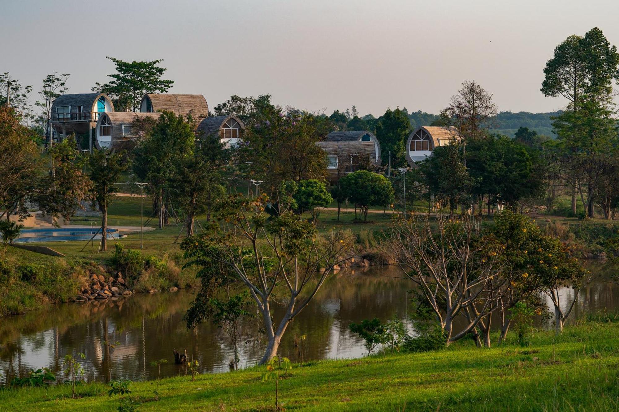 Phum Domnak Domrey Resort Chambok Bilik gambar